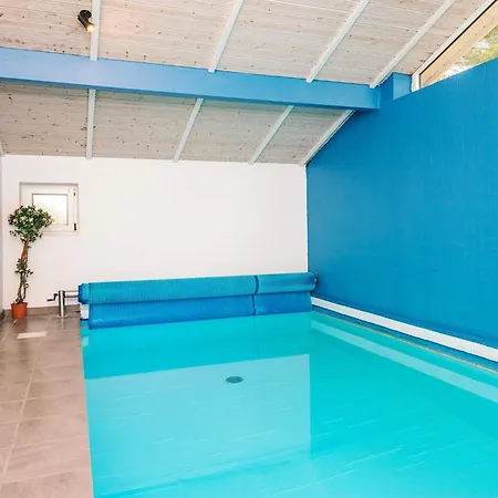 Idyllic Retreat With Whirlpool-by Traum * Blavand