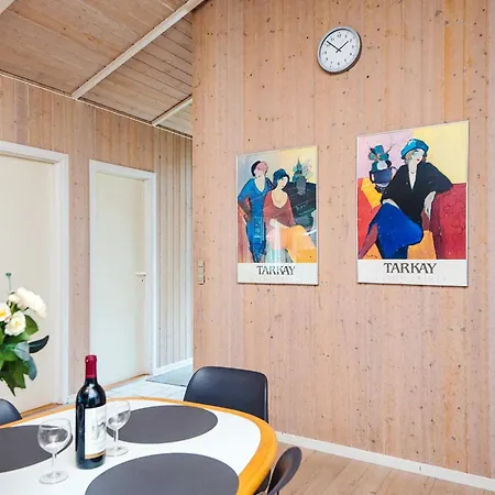 Idyllic Retreat With Whirlpool-by Traum Blavand