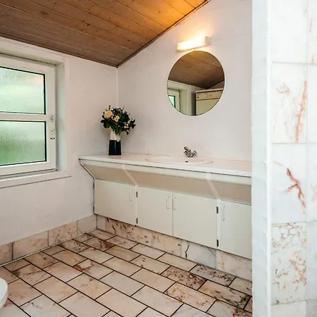 Idyllic Retreat With Whirlpool-by Traum Holiday home