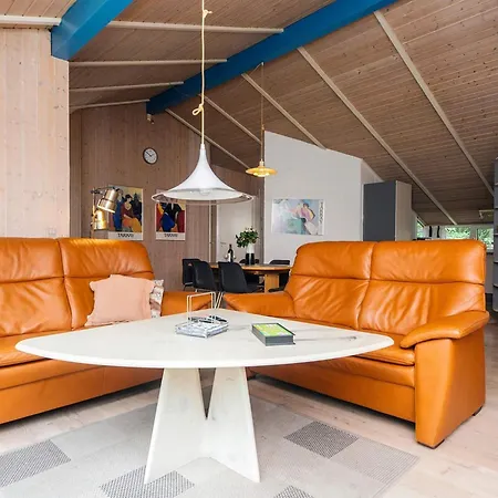 Idyllic Retreat With Whirlpool-by Traum Holiday home Blavand